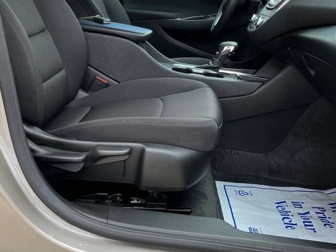 Used 2025 Chevrolet Malibu LT FWD image 22