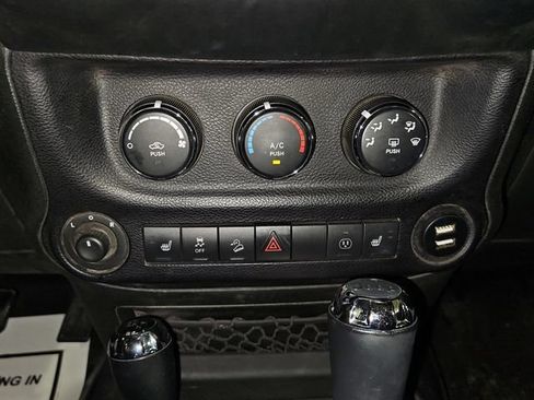 Used 2015 Jeep Wrangler Unlimited Sahara w/ Connectivity Group AWD/4WD image 3