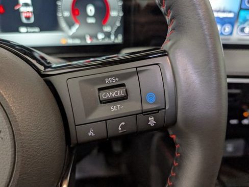 Used 2025 Nissan Kicks SR w/ SR Premium Package AWD/4WD image 18