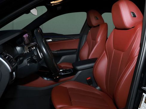 Used 2023 BMW X4 xDrive30i image 2