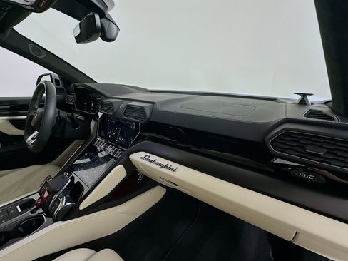 Used 2024 Lamborghini Urus S AWD/4WD image 50