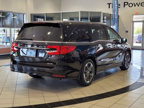 Used 2023 Honda Odyssey Elite image 5