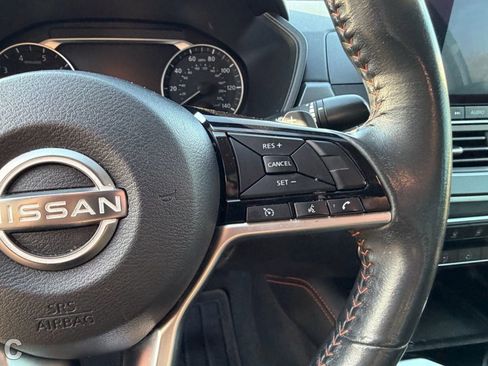 Used 2023 Nissan Altima 2.5 SR FWD image 14