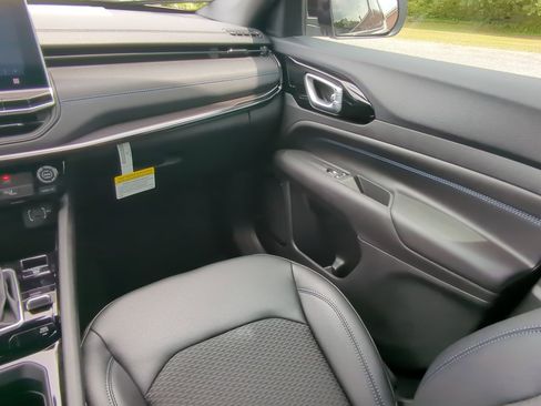 New 2026 Jeep Compass Latitude AWD/4WD image 15