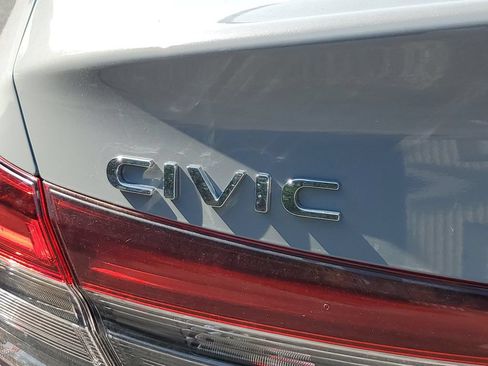 Used 2025 Honda Civic Sport image 9