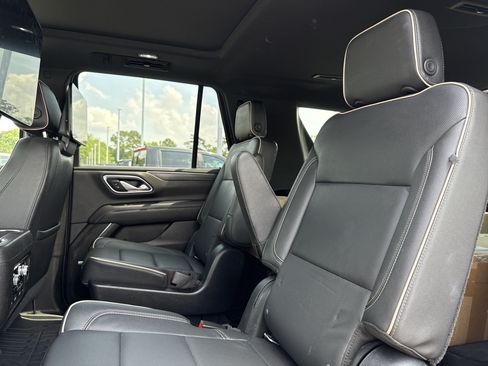 Used 2021 GMC Yukon SLT w/ SLT Premium Package AWD/4WD image 31
