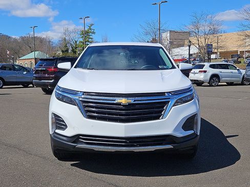 Used 2023 Chevrolet Equinox LT image 2