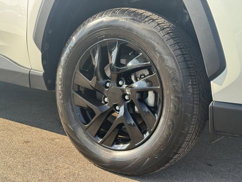 Used 2021 Toyota RAV4 Limited image 29