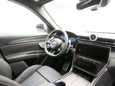 New 2026 Maserati Grecale Modena image 15