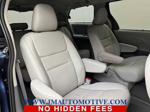 Used 2020 Toyota Sienna XLE Premium AWD/4WD image 22