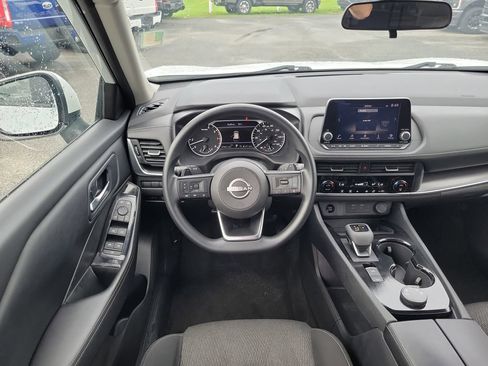Used 2024 Nissan Rogue SV AWD/4WD image 29
