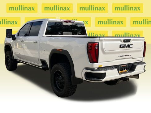 Used 2024 GMC Sierra 3500 Denali Ultimate image 9