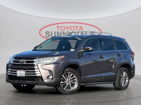 Certified 2018 Toyota Highlander XLE image 2