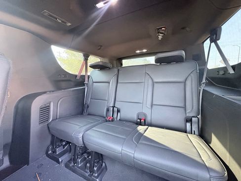 Used 2024 GMC Yukon XL Denali AWD/4WD image 8