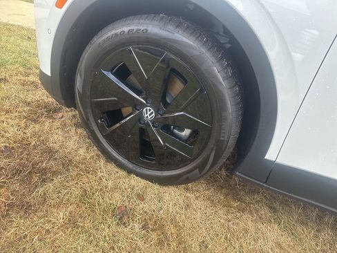 New 2026 Volkswagen ID.4 Pro S image 10