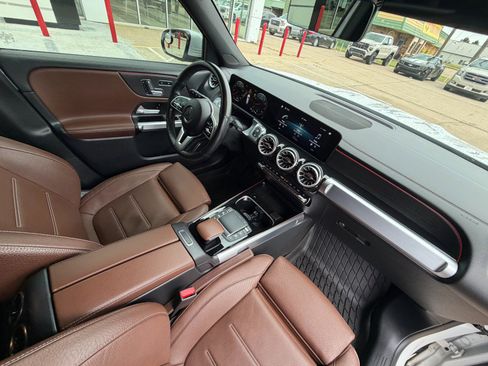 Used 2023 Mercedes-Benz GLB 250 4MATIC image 30