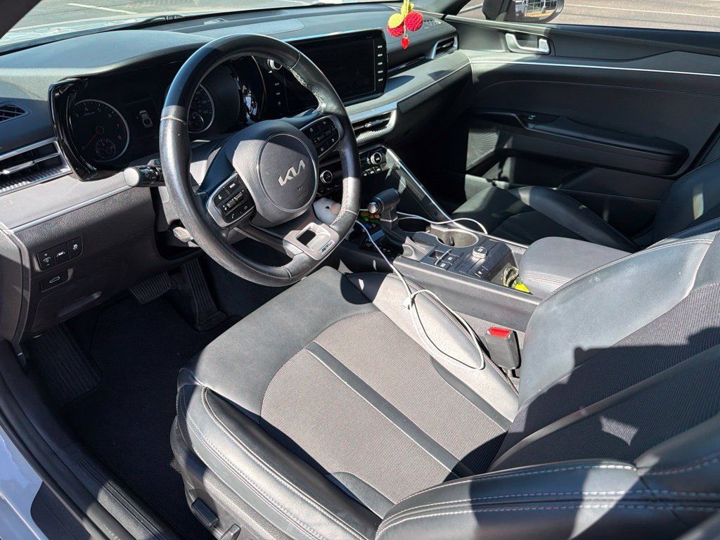 Used 2023 Kia K5 GT-Line w/ GT-Line Premium Package FWD image 11