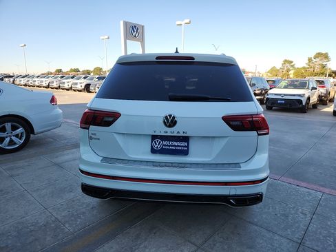 Used 2022 Volkswagen Tiguan SE R-Line image 6