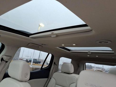 Used 2023 GMC Acadia Denali w/ Denali Ultimate Package image 21