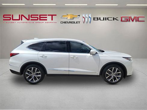 Used 2023 Acura MDX SH-AWD w/ Technology Package image 3