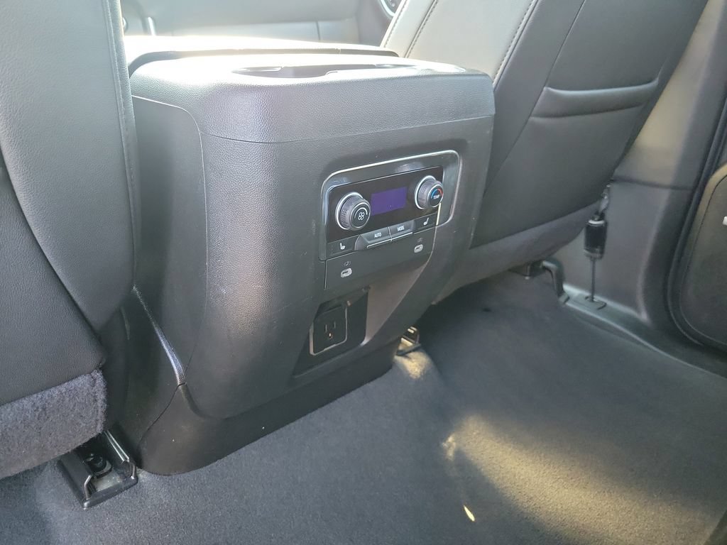 Used 2024 Chevrolet Tahoe Premier AWD/4WD image 14