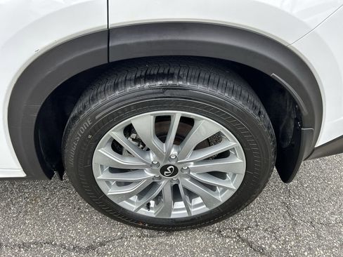 Certified 2023 INFINITI QX50 Luxe image 11