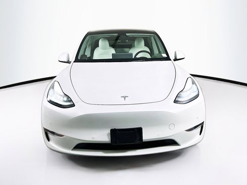 Used 2021 Tesla Model Y 2WD image 2