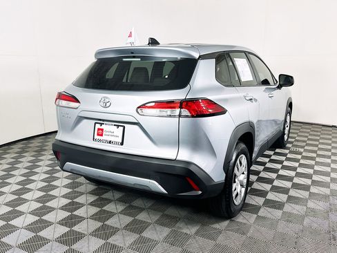 Certified 2025 Toyota Corolla Cross L FWD image 3
