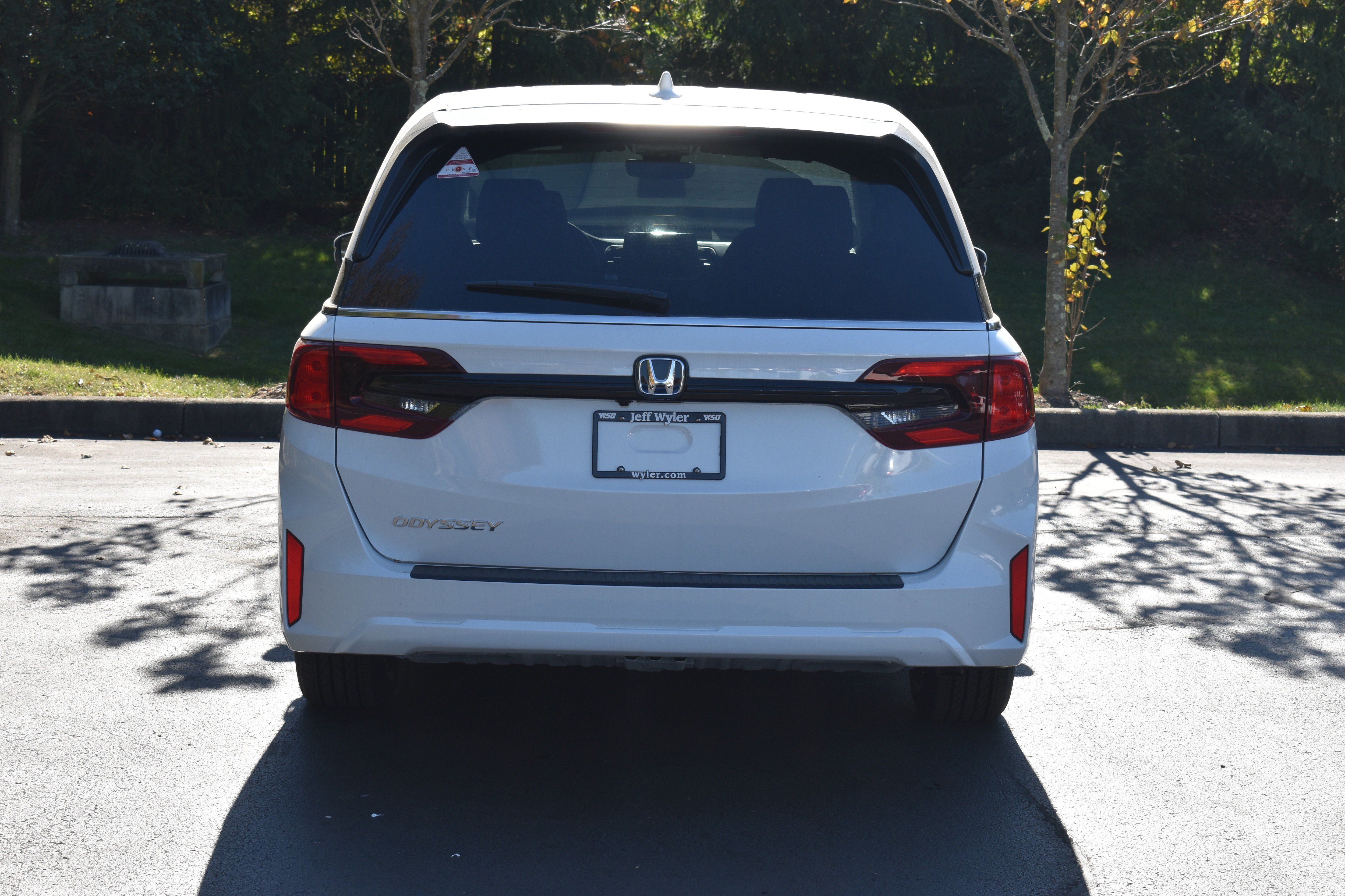 New 2027 Honda Odyssey EX-L image 7