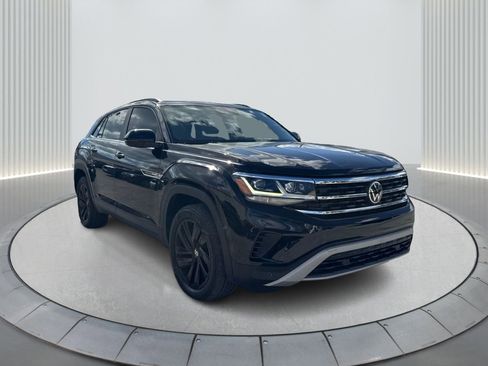 Used 2022 Volkswagen Atlas Cross Sport SE w/ Panoramic Sunroof Package image 3