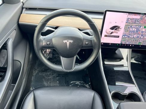 Used 2018 Tesla Model 3 image 15