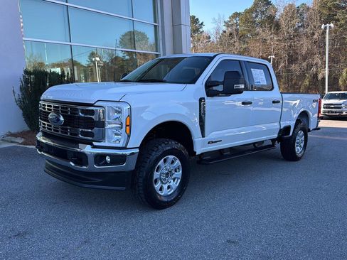 Used 2024 Ford F250 XLT image 2
