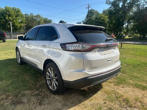 Used 2017 Ford Edge Titanium w/ Equipment Group 301A FWD image 4