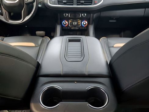 Used 2022 GMC Yukon XL AT4 image 23
