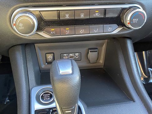 Used 2024 Nissan Sentra SV image 18