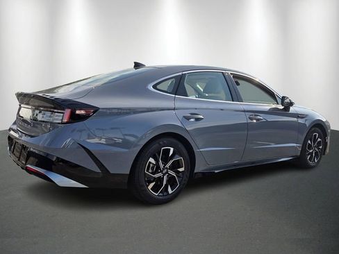Used 2025 Hyundai Sonata SEL FWD image 5