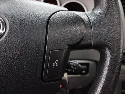 Used 2013 Toyota Tundra 4x4 CrewMax image 21