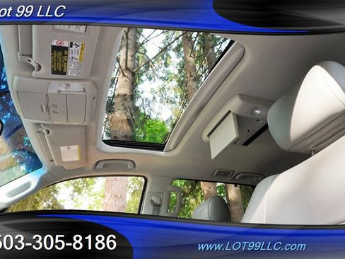 Used 2011 Toyota Sequoia Platinum AWD/4WD image 3