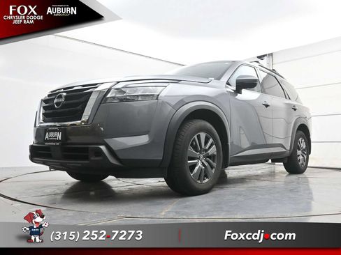 Used 2022 Nissan Pathfinder SV image 18