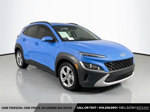 Used 2022 Hyundai Kona SEL w/ Convenience Package FWD image 3