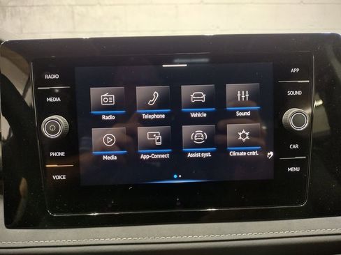 New 2025 Volkswagen Taos SE image 27