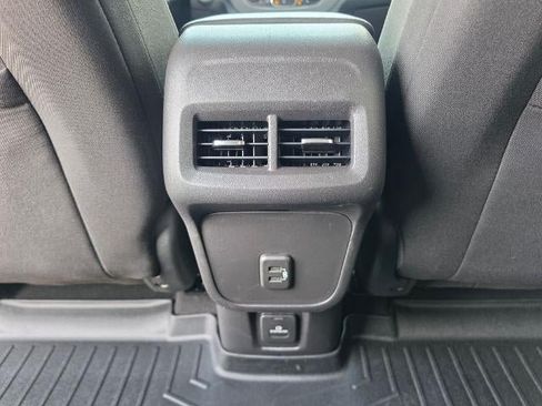 Used 2021 Chevrolet Equinox LT FWD image 27