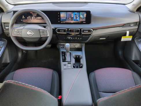 New 2026 Nissan Sentra SR w/ Floor Mat Package FWD image 14