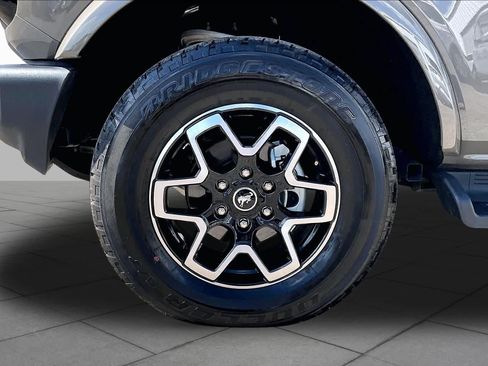 Certified 2025 Ford Bronco Outer Banks AWD/4WD image 13
