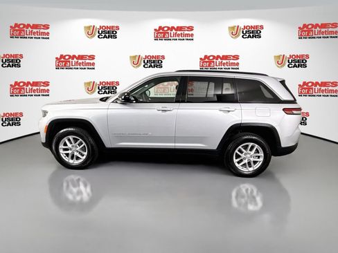 Used 2025 Jeep Grand Cherokee Laredo X AWD/4WD image 13