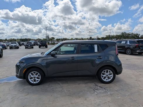 Certified 2025 Kia Soul LX w/ LX Technology Package FWD image 5