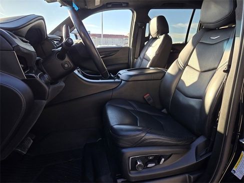 Used 2020 Cadillac Escalade ESV Platinum image 3