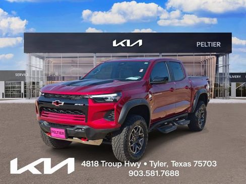 Used 2024 Chevrolet Colorado ZR2 w/ ZR2 Convenience Package III AWD/4WD image 3