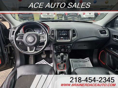 Used 2019 Jeep Compass Trailhawk AWD/4WD image 11