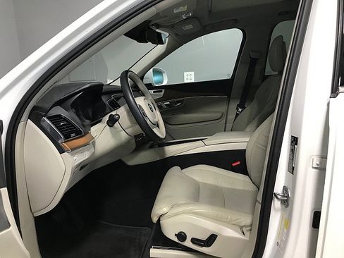 Used 2016 Volvo XC90 T6 Inscription w/ Vision Package AWD/4WD image 10